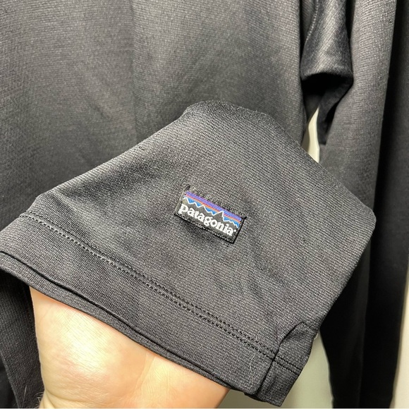 Patagonia Women's black long sleeve turtleneck thermal layering top in size S - Picture 6 of 8